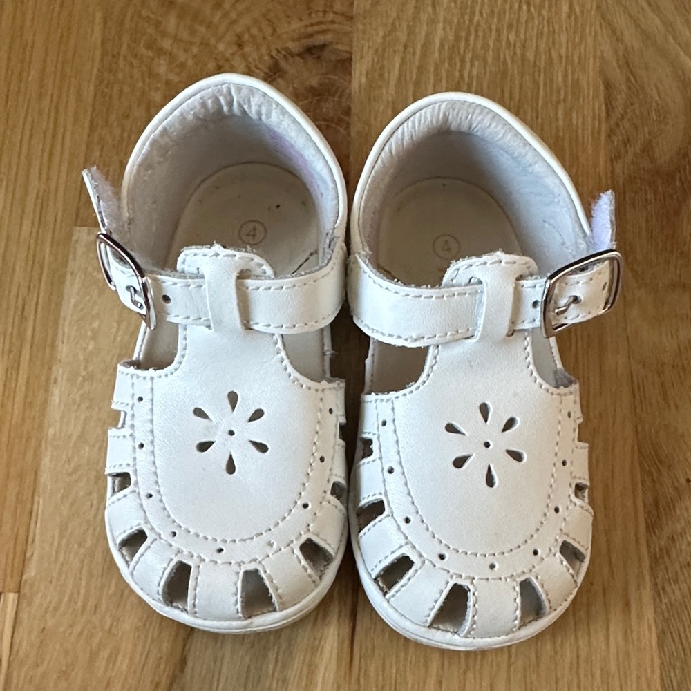 White Kids Sandals - Angel Size 4